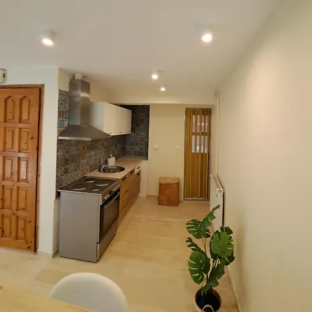 Lagoon 78 Apartment *